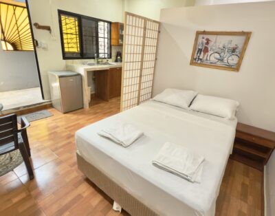 Mono ambiente Puerta a calle y Aire Acondicionado