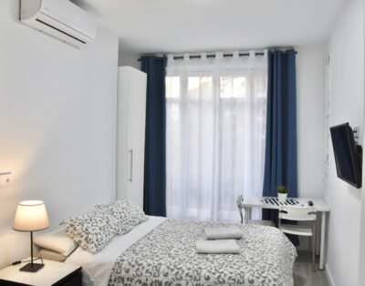 Estudio PRIVADO ¨ Con Balcón ¨ Ventana Exterior –  VH7  – 7