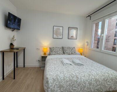 Estudio con baño y cocina privada – RUIDERA 4